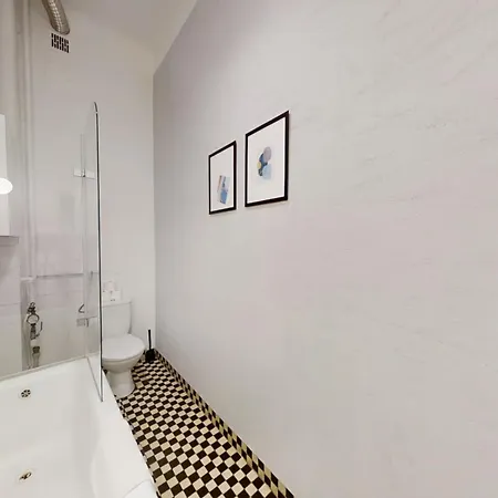 Vintage Tenement House Apartment Warschau