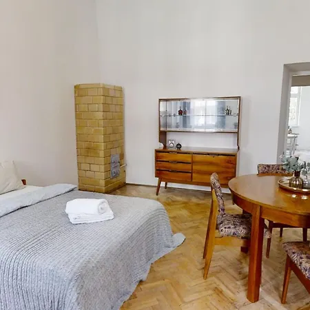 Апартаменты Vintage Tenement House *