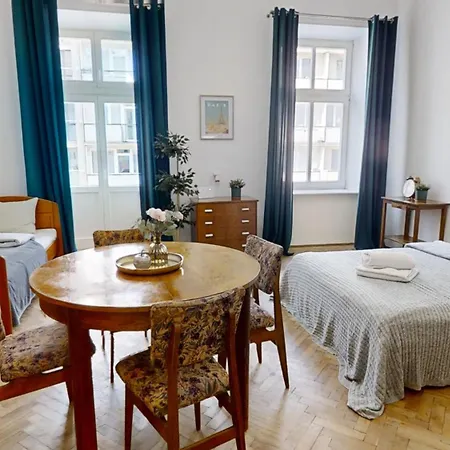 Vintage Tenement House * Warschau